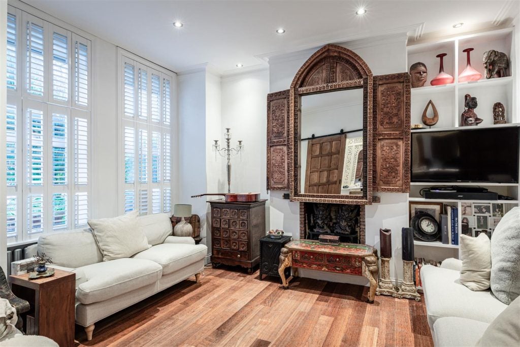 Flat Turneville Road in Greater London