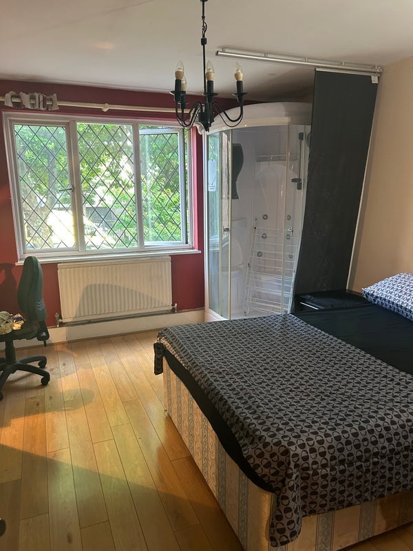 House Monthope Road in Greater London
