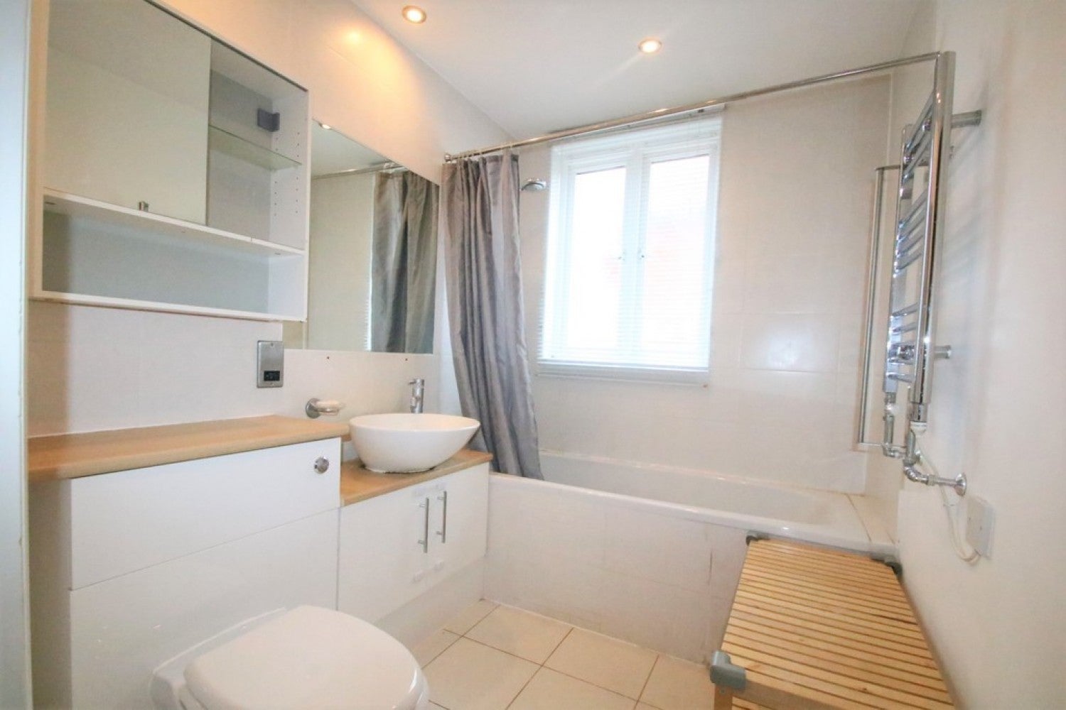 Flat Chatsworth Road in Greater London