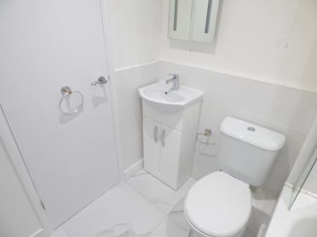 Flat Marlborough Way in Billericay