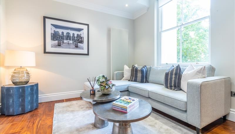 Flat Kensington Gardens Square in City of Westminster