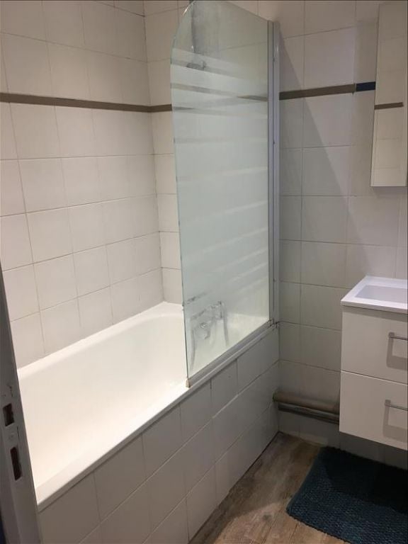Flat Rue Victor Hugo in Courbevoie