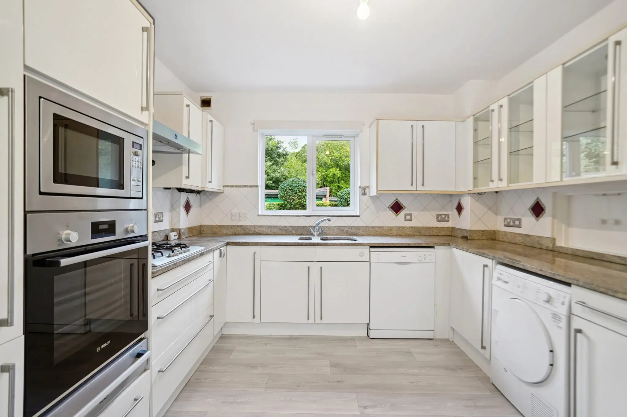 Flat Snells Wood Court in Little Chalfont