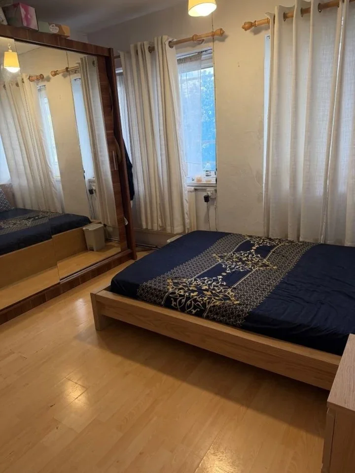 Room Clarence Avenue in Greater London