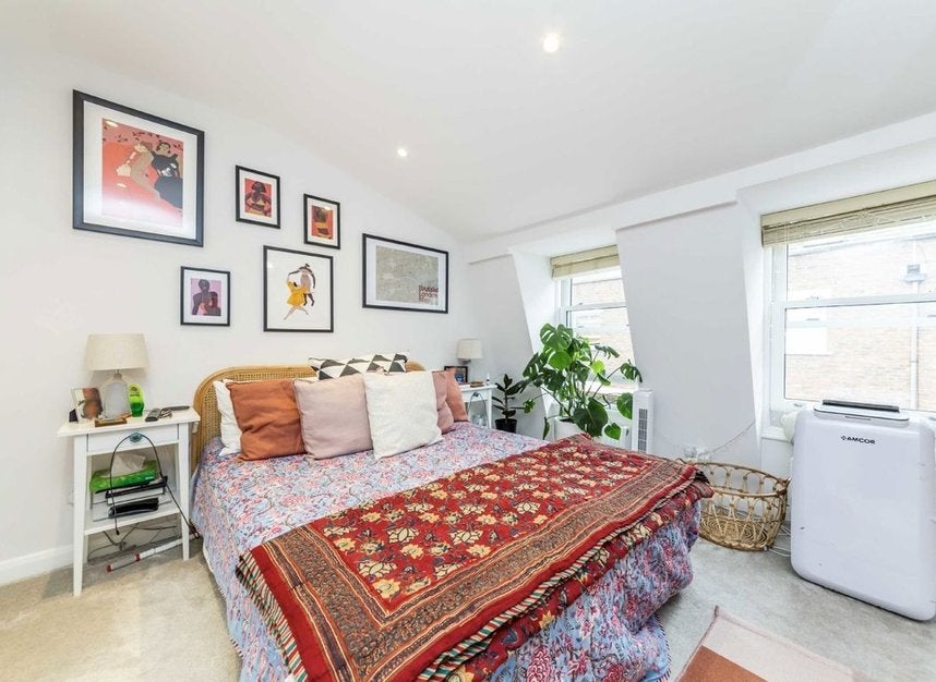 House Shrewsbury Mews in City of Westminster