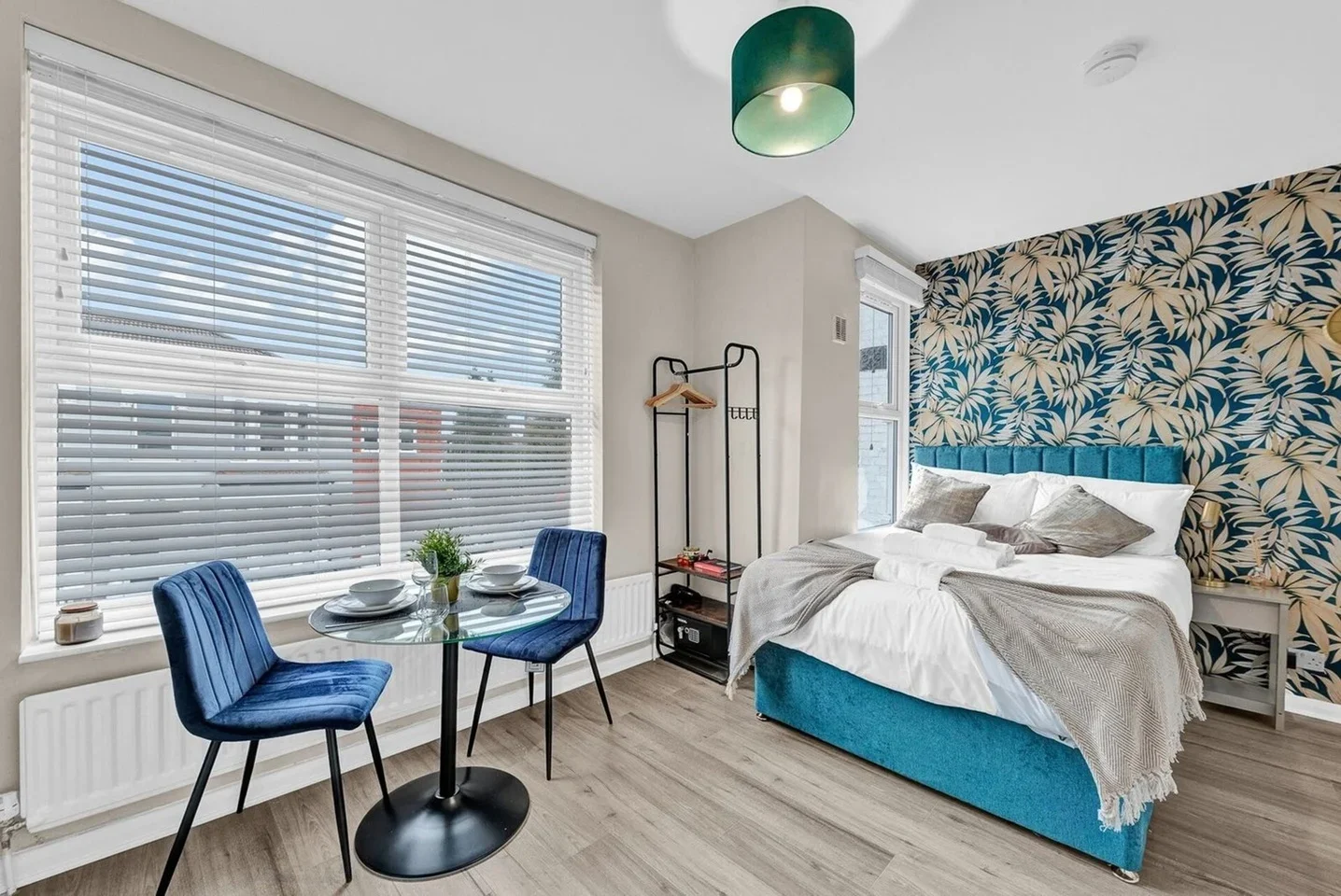 Flat Wightman Road in Greater London