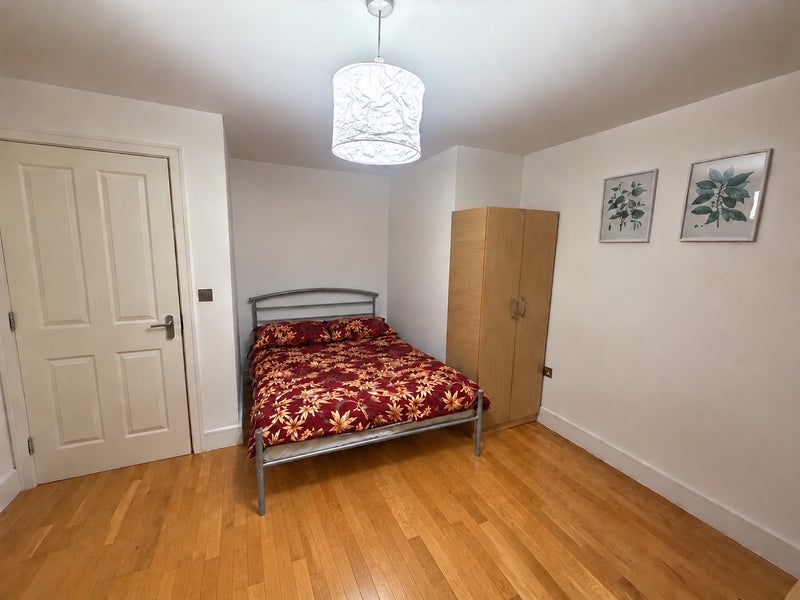 Room Tivoli Mews in Greater London