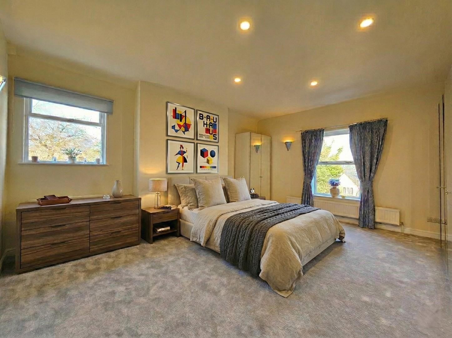 Flat Woodville Road in Trafford