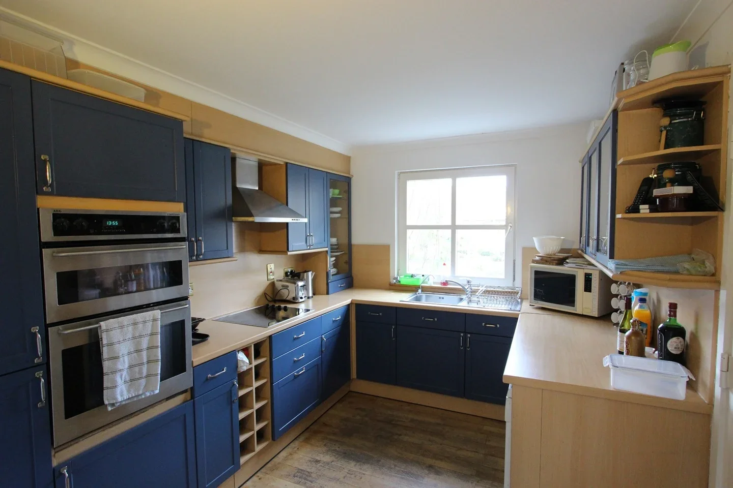 Room Queen of Denmark Court in Greater London