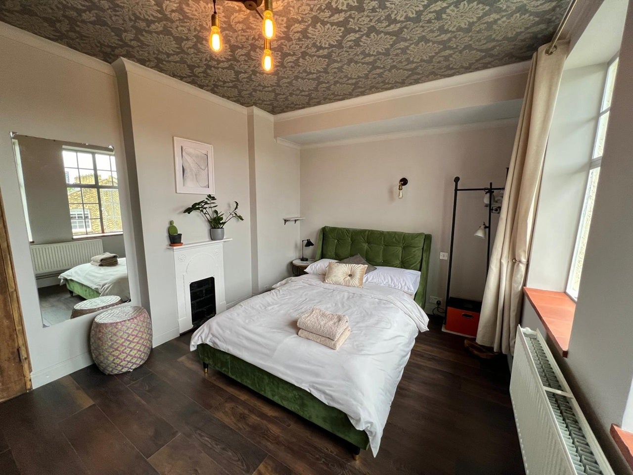 Flat Wenlock Road in Greater London