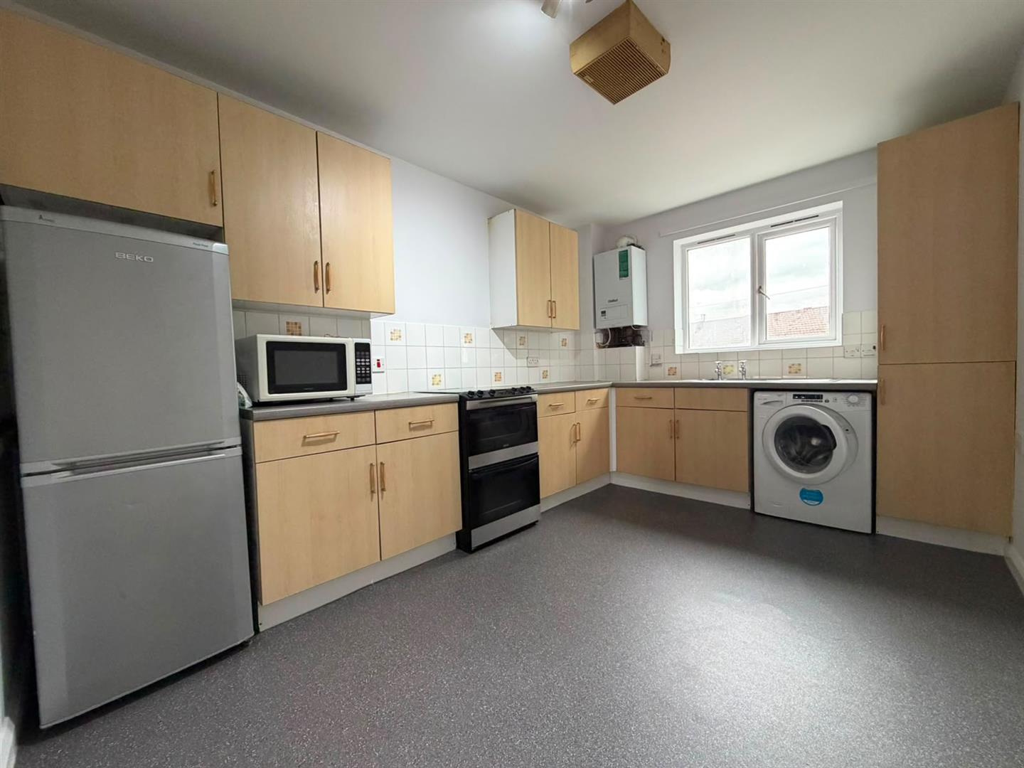 Flat Colham Mill Road in Greater London