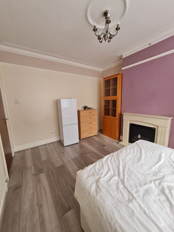 Room Stratford Road in Greater London