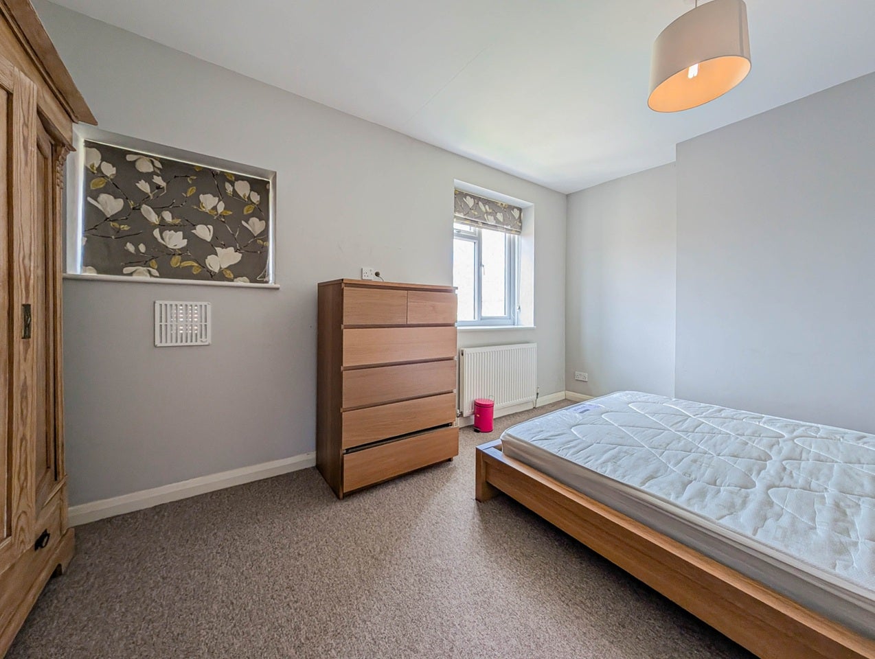 Flat Frensham Drive in Greater London