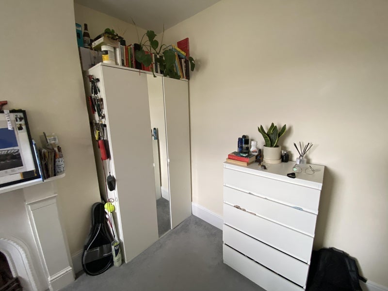 Room Gladstone Road in Greater London