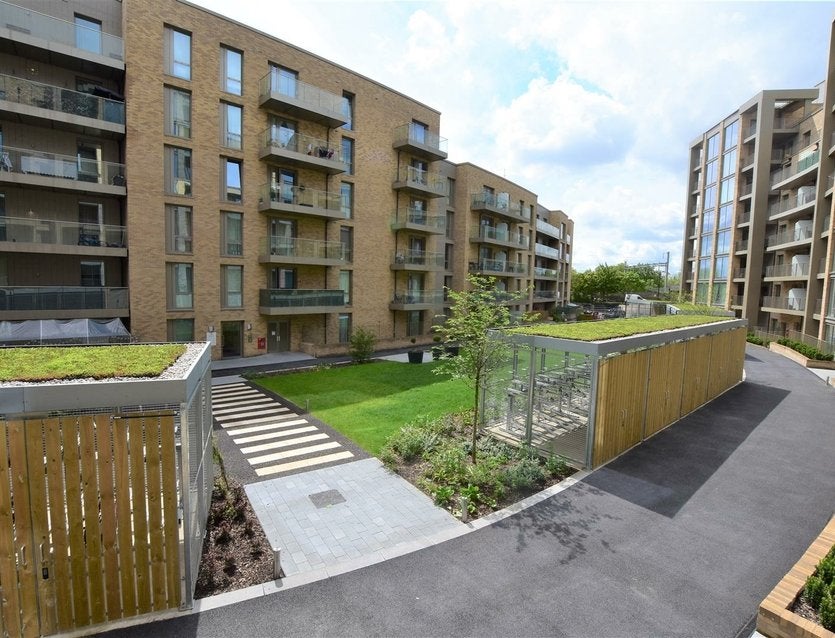 Flat Colham Mill Road in Greater London