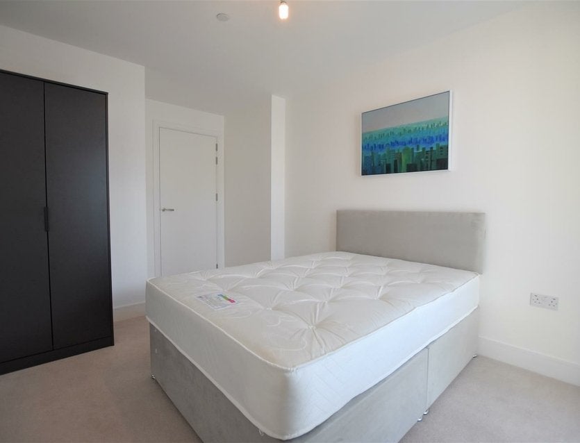 Flat Colham Mill Road in Greater London