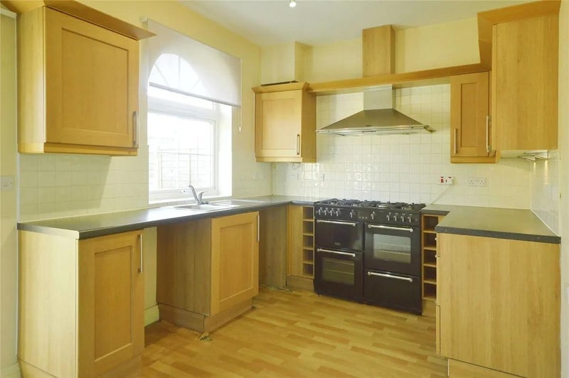 Room Parsley Way in Maidstone