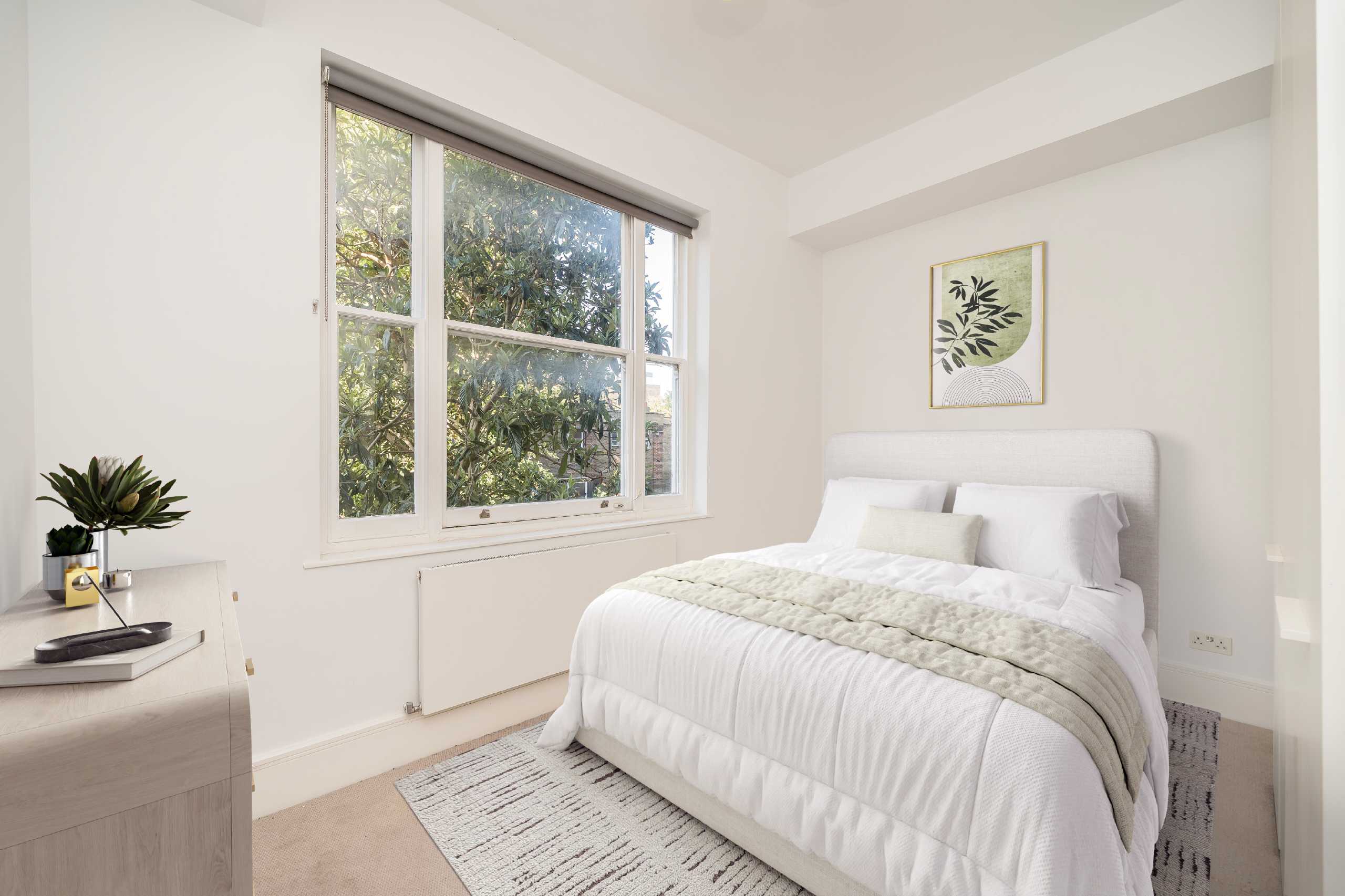 Flat Holland Road in Greater London