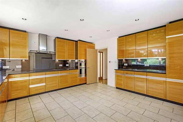 House Coombe Ridings in Greater London