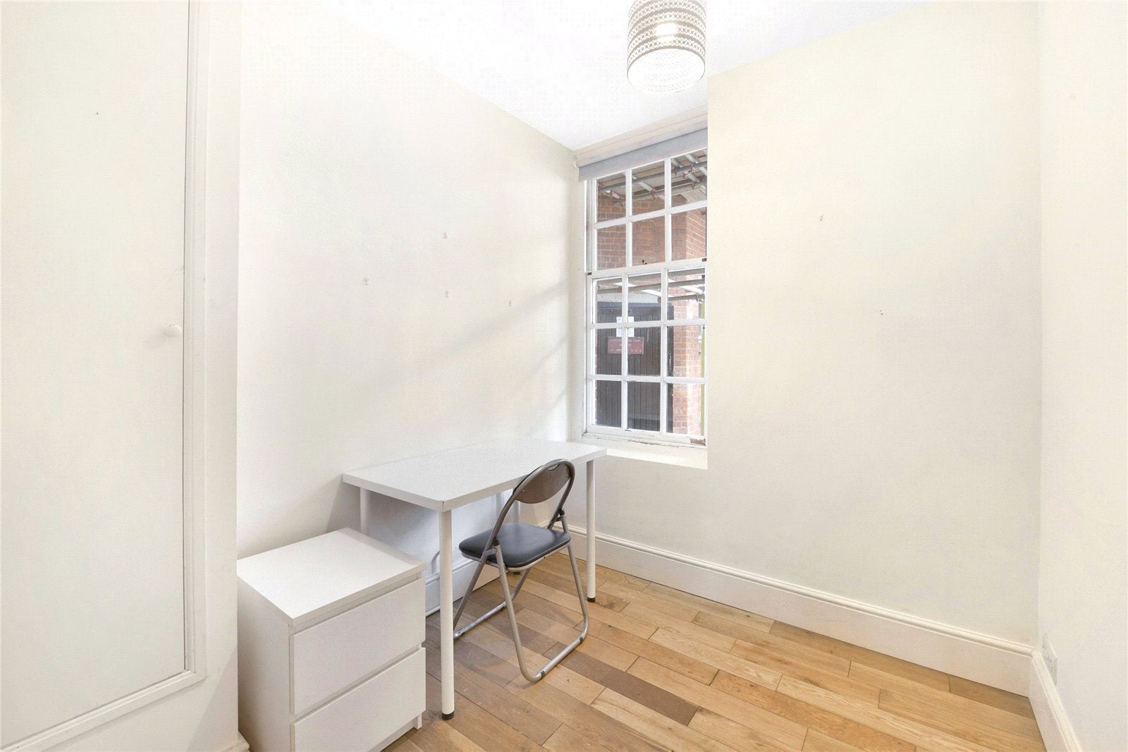 Flat Erasmus Street in City of Westminster