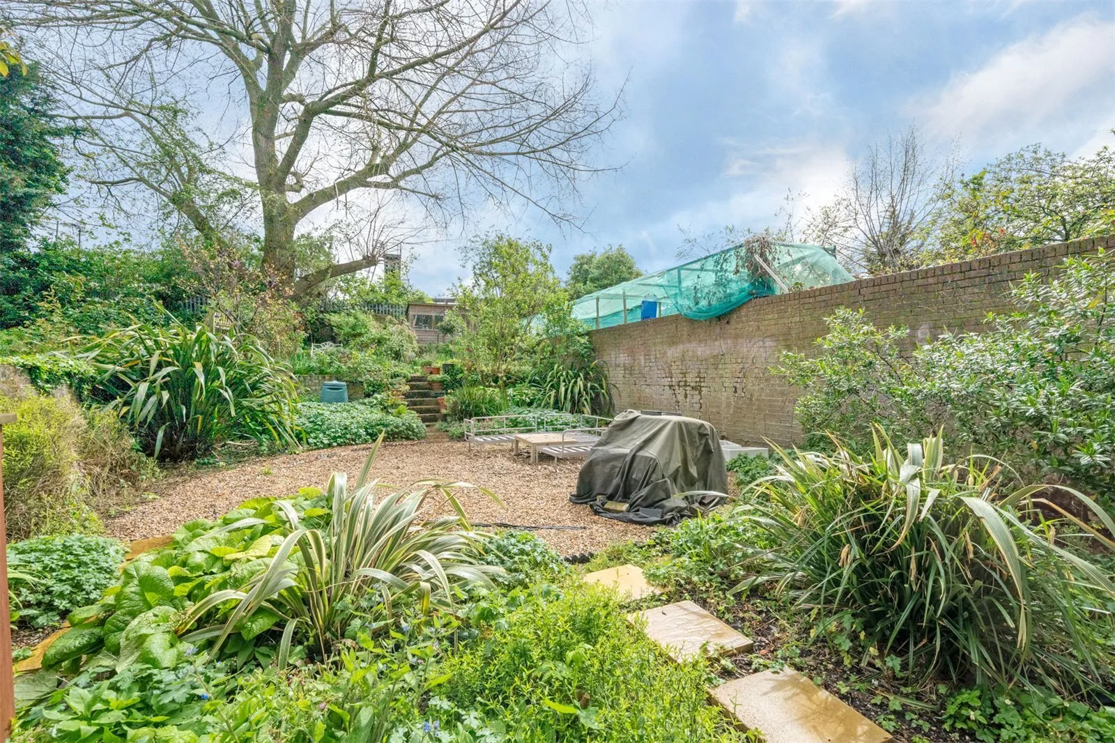 Flat Brondesbury Villas in Greater London