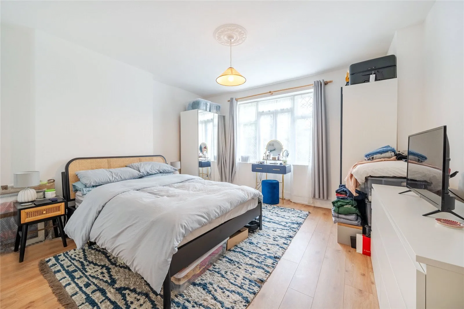 Flat Brondesbury Villas in Greater London