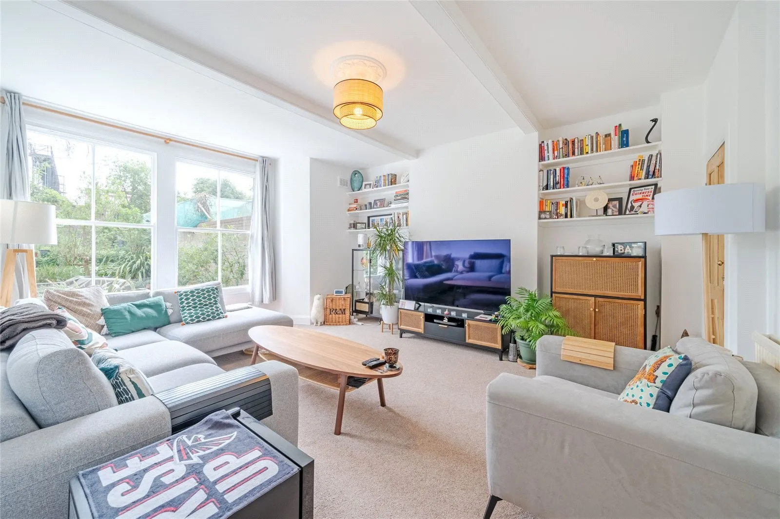 Flat Brondesbury Villas in Greater London