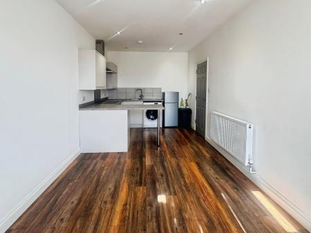 Flat Kingsway in Bedford