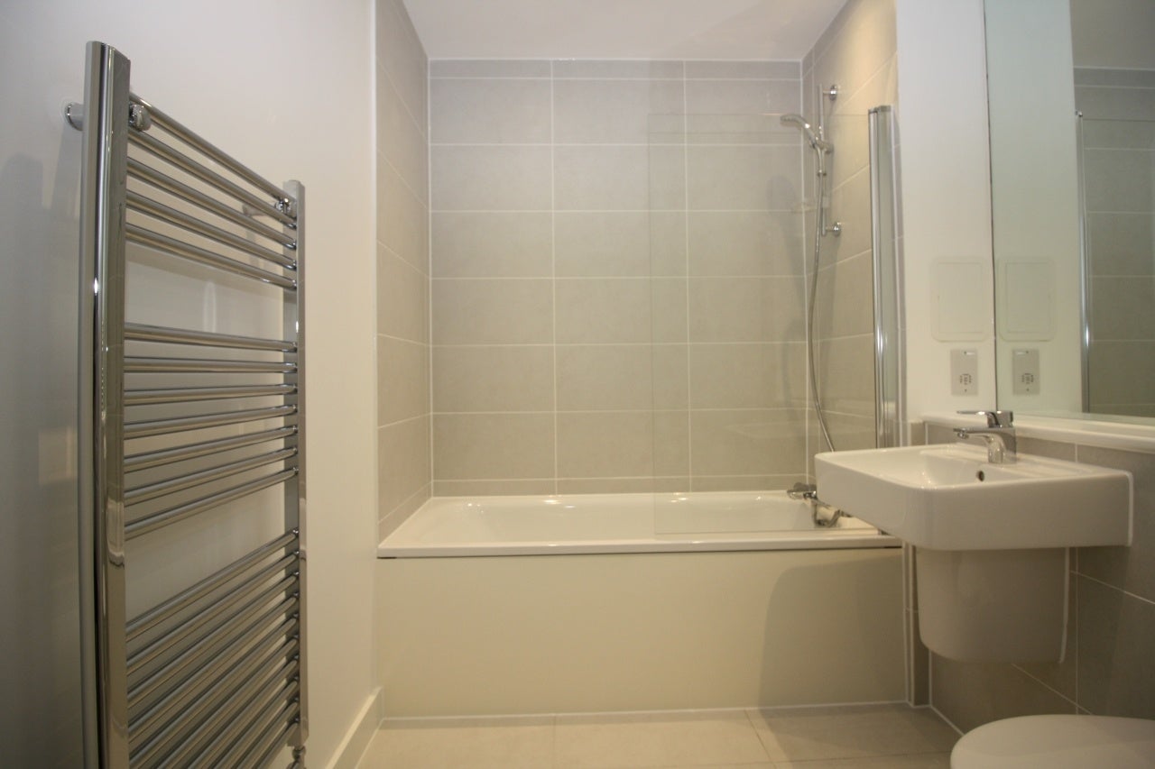 Flat Magellan Boulevard in Greater London