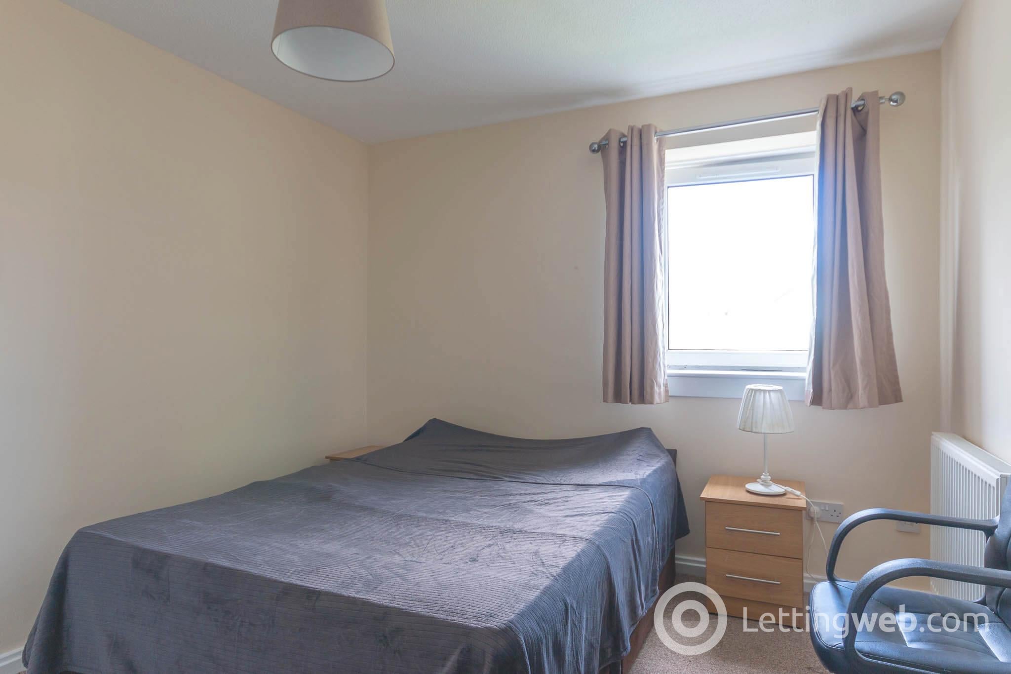 Room West Pilton Grove in Edinburgh