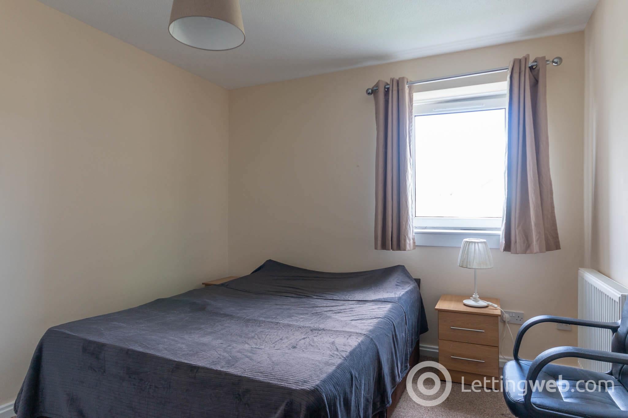 Room West Pilton Grove in Edinburgh