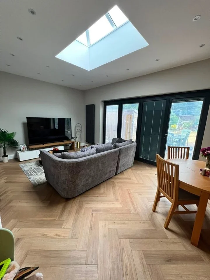 Room Melfort Road in Greater London