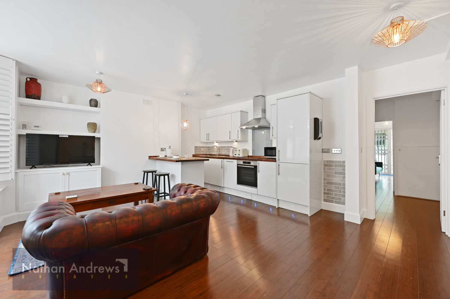 Flat Benbow Road in Greater London