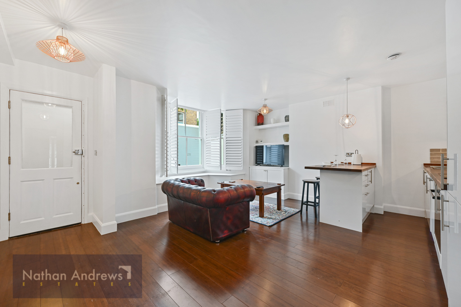 Flat Benbow Road in Greater London