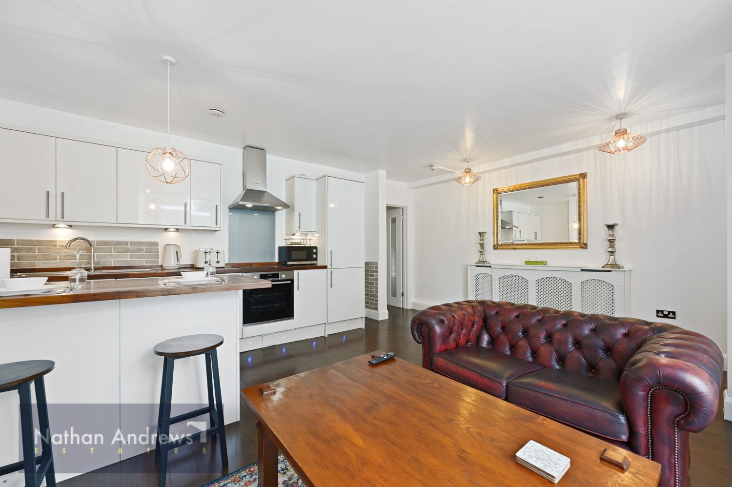 Flat Benbow Road in Greater London