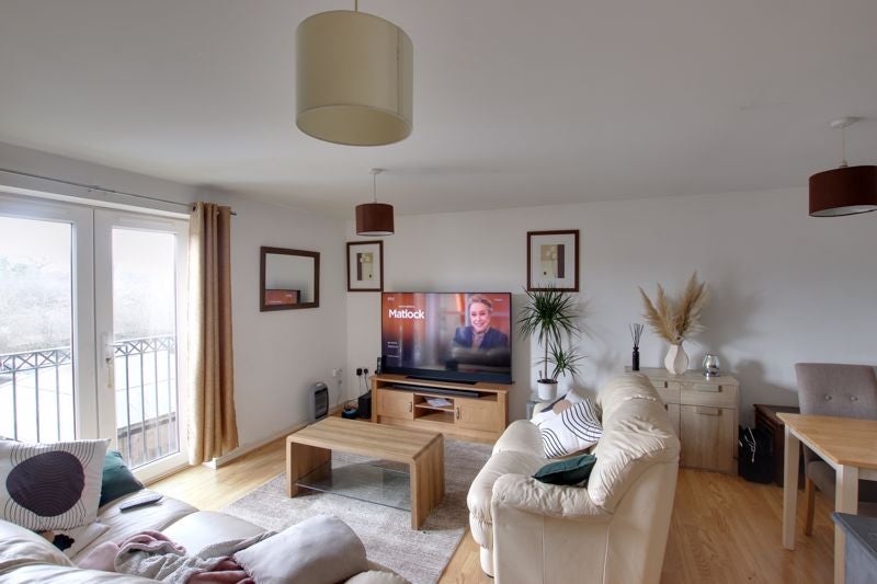 Flat Bessemer Close in Cardiff County