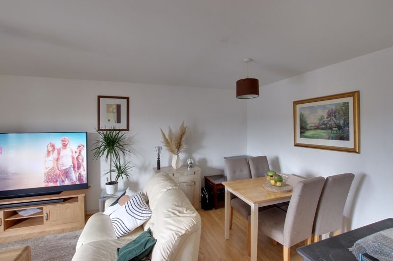 Flat Bessemer Close in Cardiff County