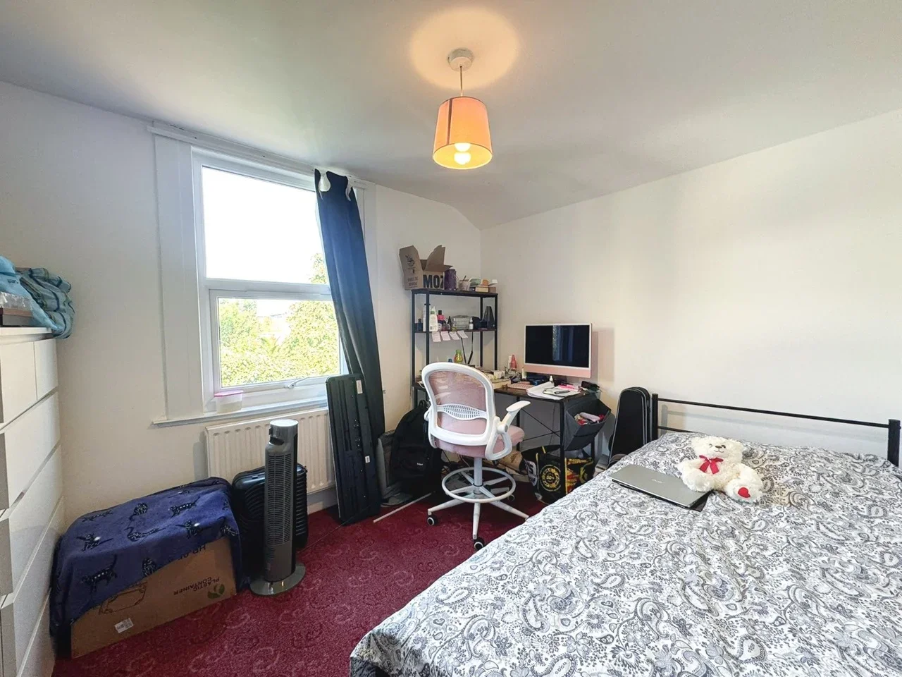 Flat Griffin Road in Greater London