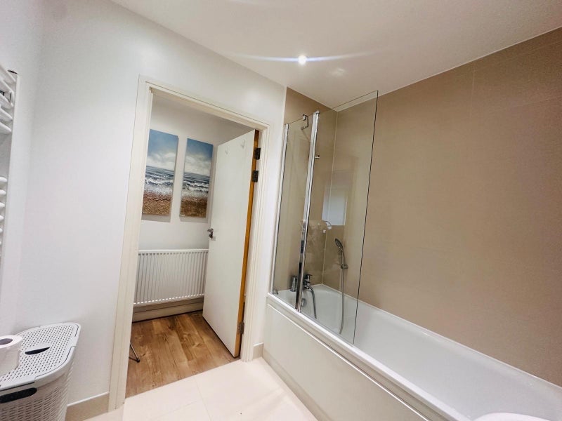 Room Bramwell Way in Greater London