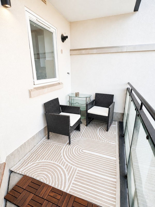 Flat Stewart Street in Greater London