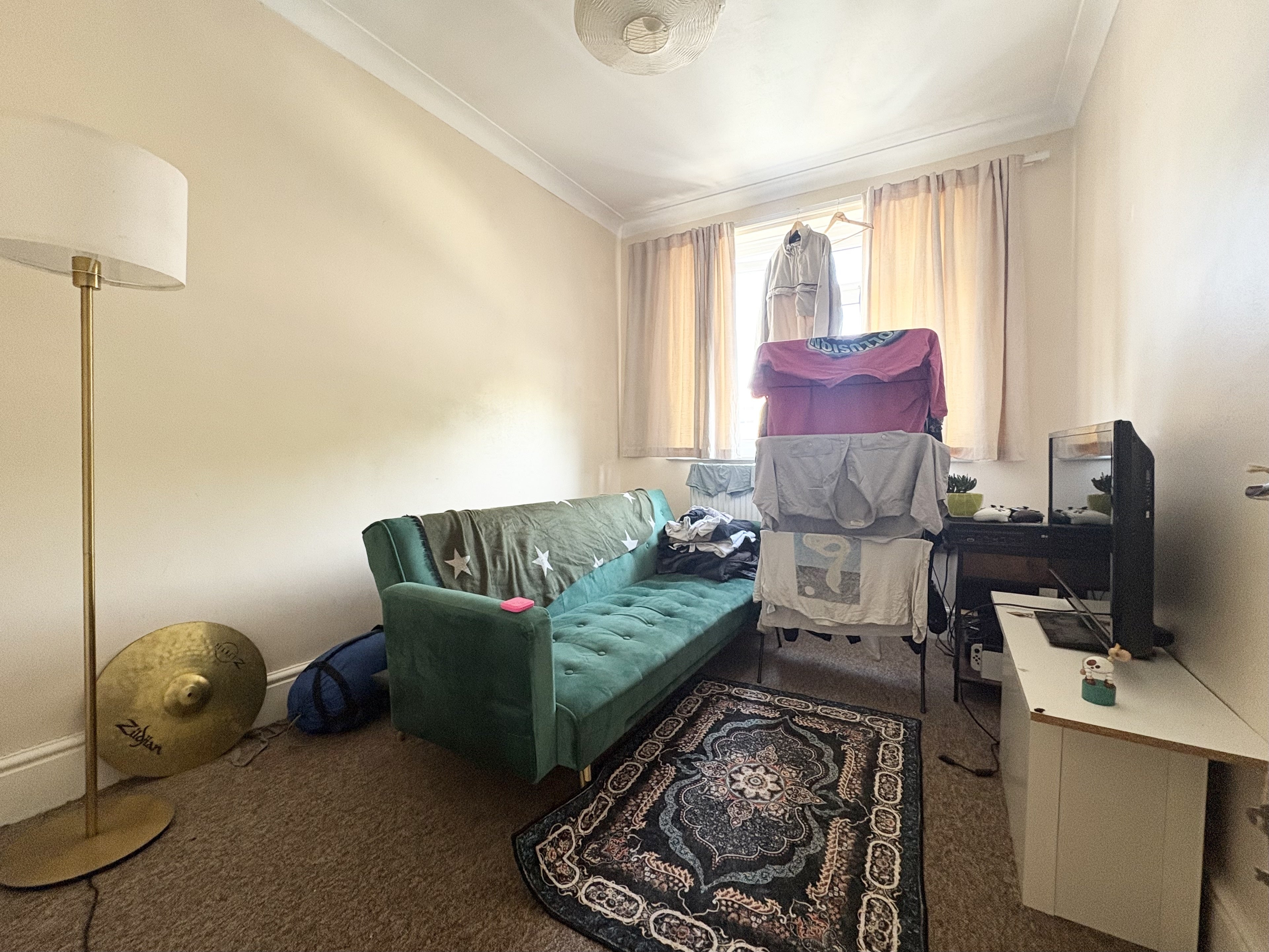 Flat Ashton Drive in Bristol