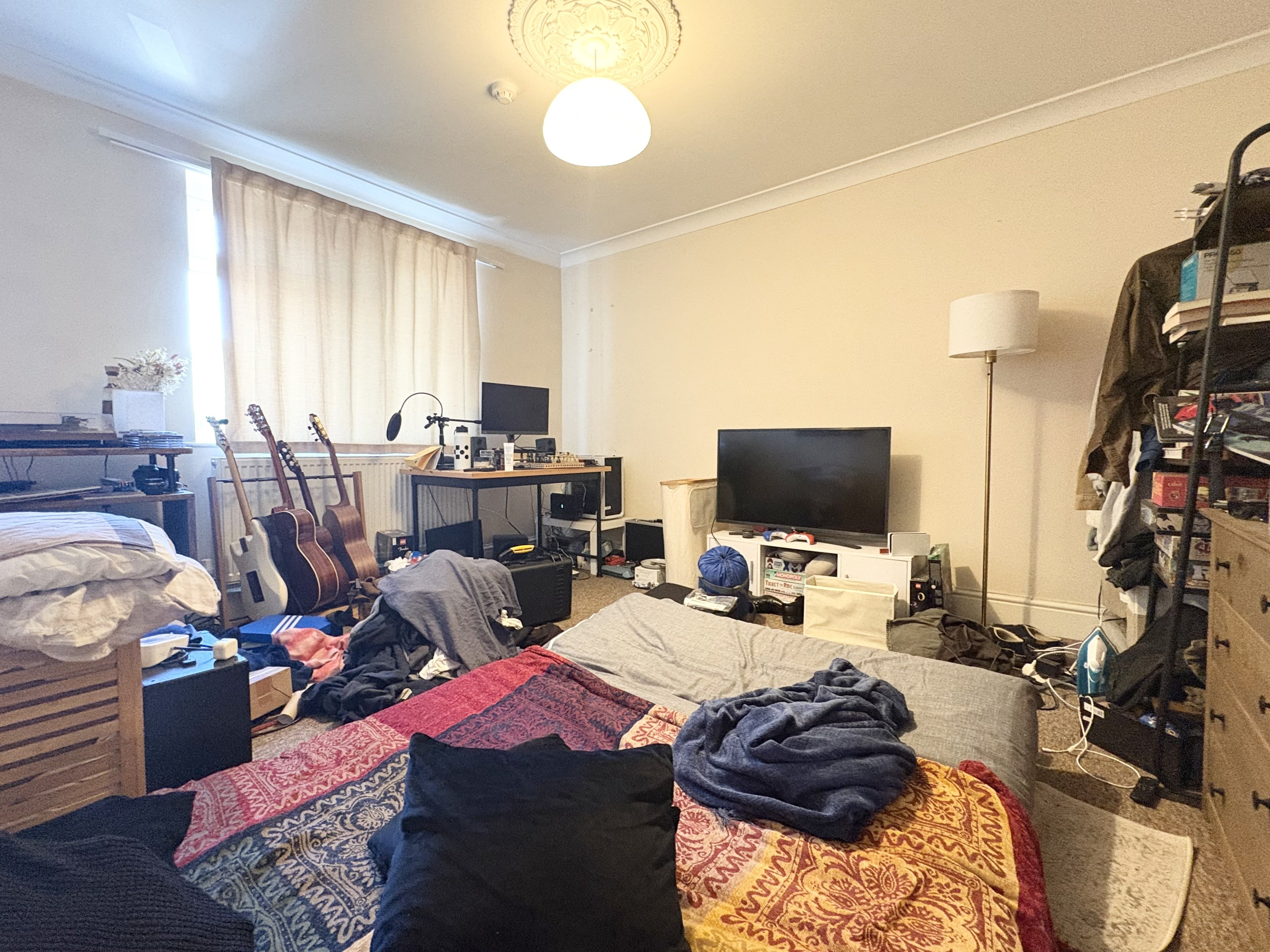 Flat Ashton Drive in Bristol