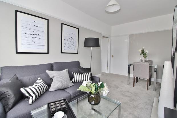 Flat Clive Road in Greater London
