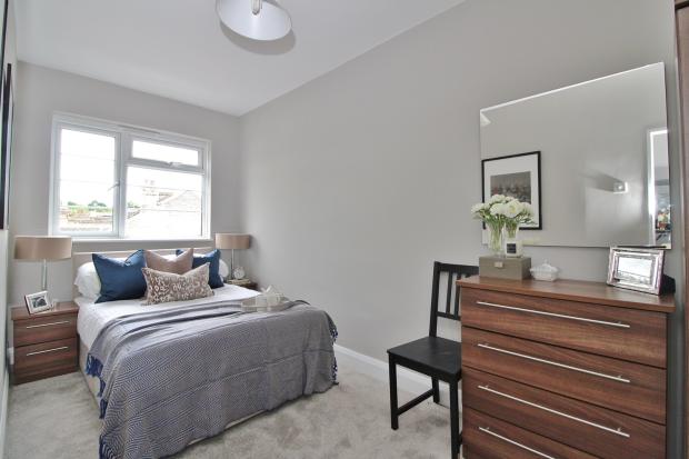 Flat Clive Road in Greater London