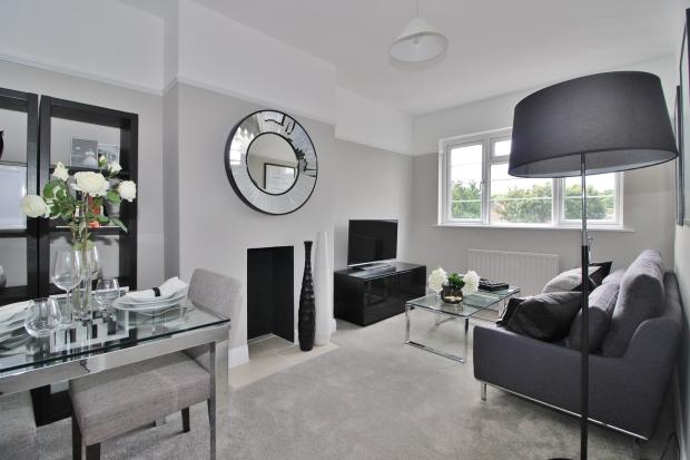 Flat Clive Road in Greater London