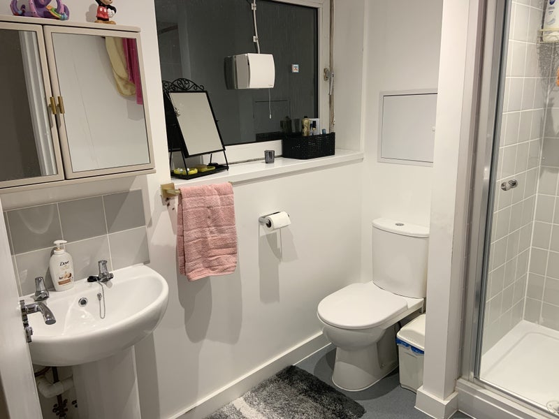 Flat Loudoun Square in Cardiff