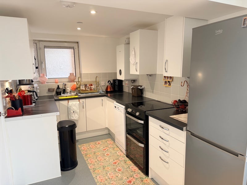 Flat Loudoun Square in Cardiff