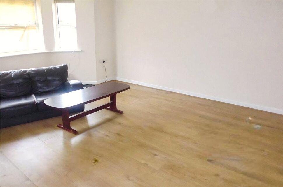 Flat Northam Road in Southampton