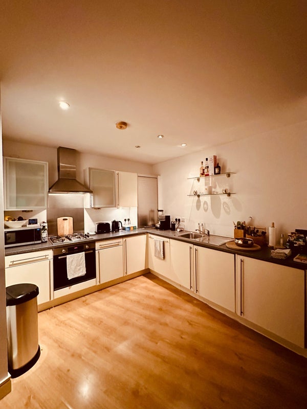 Room Upper Richmond Road in Greater London