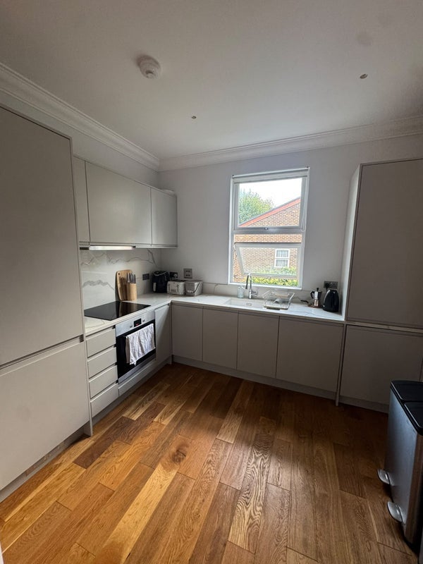 Flat Vereker Road in Greater London